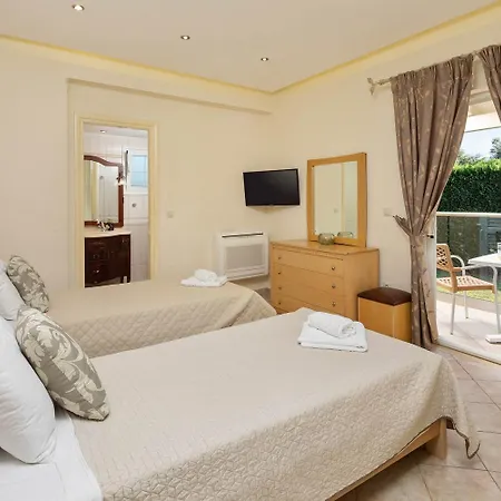 Kalypso With Private Swimming Pool