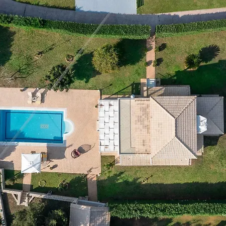 Kalypso With Private Swimming Pool *
