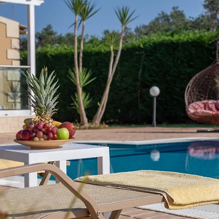 Kalypso With Private Swimming Pool Halikounas
