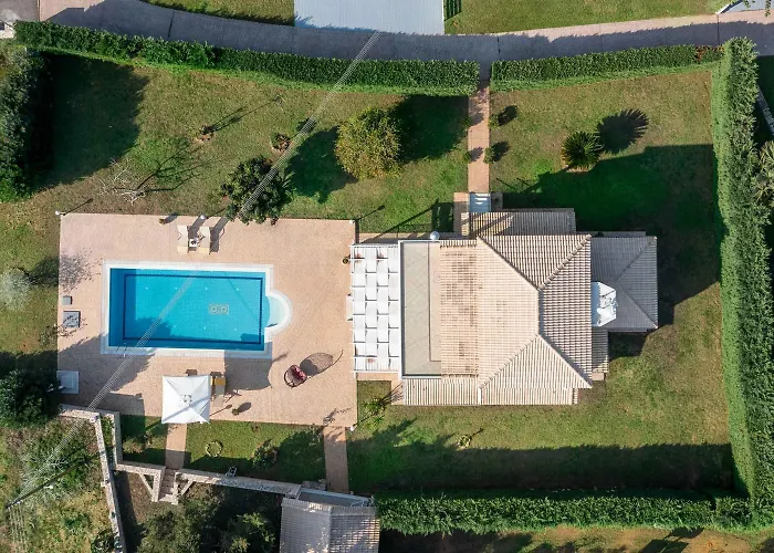 Kalypso With Private Swimming Pool *