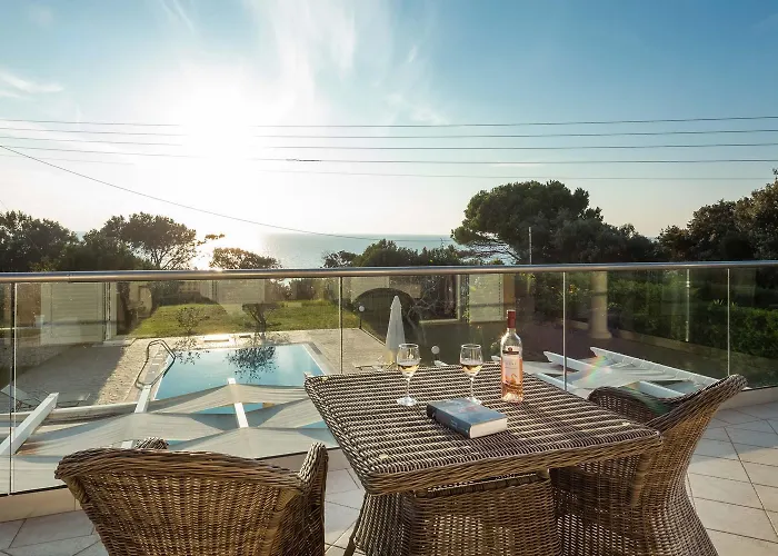 Kalypso With Private Swimming Pool 빌라 *